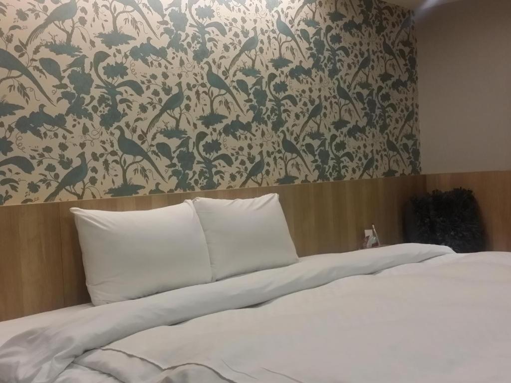 Non Lai Inn Kaohsiung Buitenkant foto